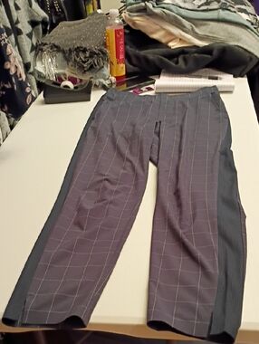 Athleta Navy Windowpane Cropped Leggings with Dark Side Panels